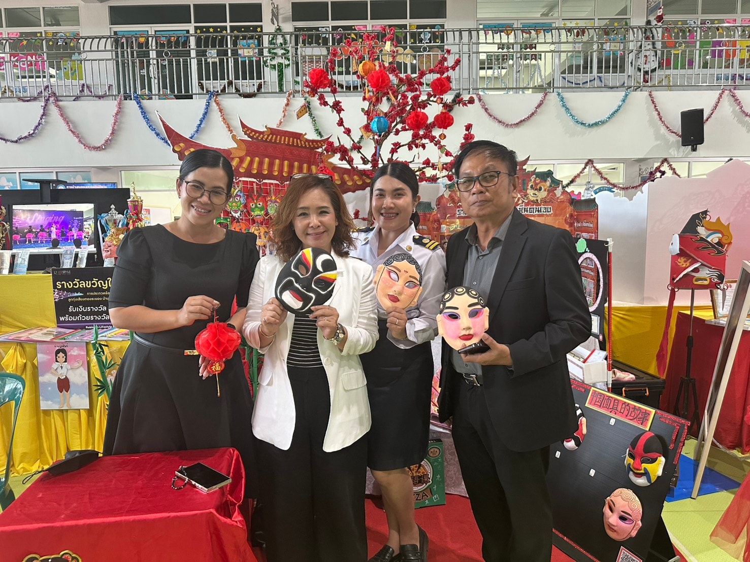 ศึกษาดูงานการประกวดครูดีเด่น ที่โรงเรียนมารีวิทย์